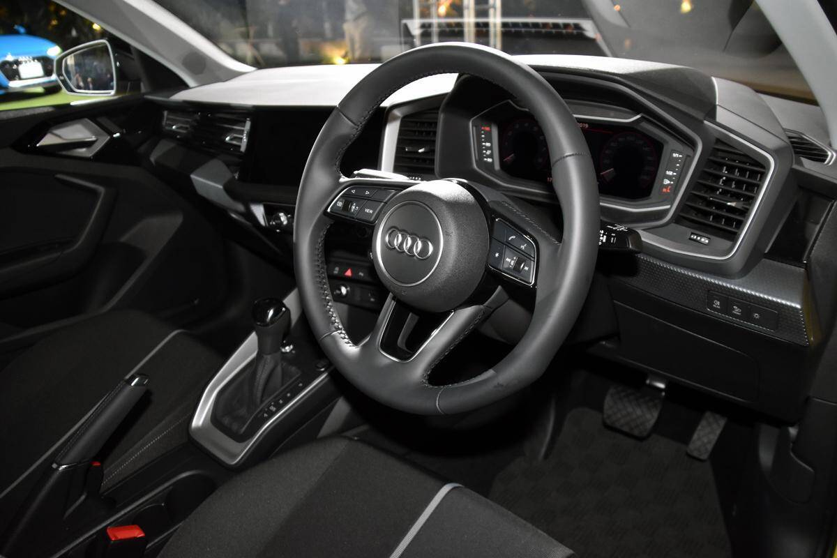 アウディから新型A1 Sportbackが登場！　コンパクトなボディとしながら室内空間を拡大