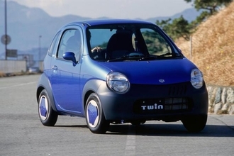 やりすぎか？　早すぎたのか？　斬新だがイロモノ感が出て売れなかった国産車７選