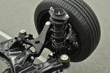 「【今さら聞けない】スポーツカーから高級車まで幅広く採用される「可変ダンパー」って何？」の画像1