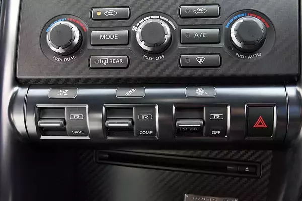 「【今さら聞けない】スポーツカーから高級車まで幅広く採用される「可変ダンパー」って何？」の画像