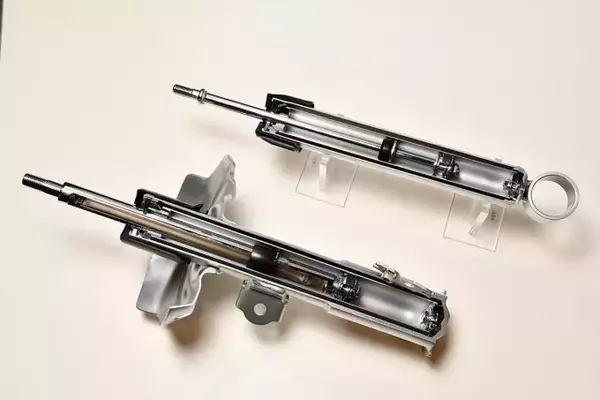 「３ナンバーでも日本の道にジャストフィット！　新型トヨタ・カローラ＆カローラツーリングのメカニズム解説」の画像