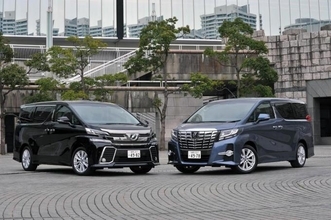 セダンはオッサンの乗りものじゃない！　イケてる女子こそ乗るべきエレガントな小型セダン４選