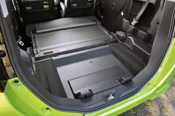 「「荷物が積みたいけど大きいクルマは嫌」という人必見！　小柄でもデカイ荷室を持つモデル８選」の画像