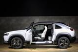 「CX-30の派生車種？　 ロータリーエンジンを搭載？　マツダ初の量産EV「MX-30」の謎に迫る」の画像2