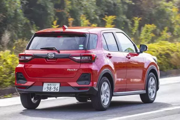 「じつは復活車名だがそれでいいのか？　成功とは言いがたい初代ダイハツ・ロッキーとは」の画像