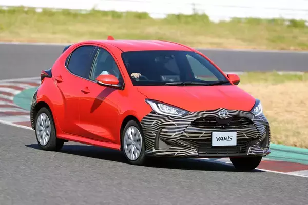 「発売前に徹底比較！　注目のコンパクトカー「トヨタ・ヤリス」と「ホンダ・フィット」の選び方とは」の画像