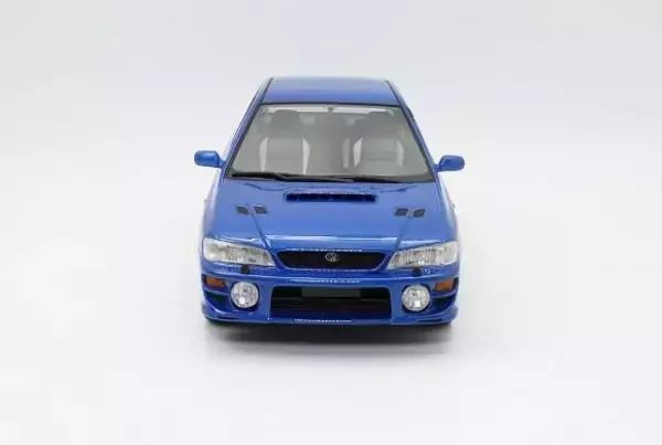 「存在感バツグン！　GC型スバル・インプレッサ欧州仕様18分の1スケールモデルカーが発売中」の画像