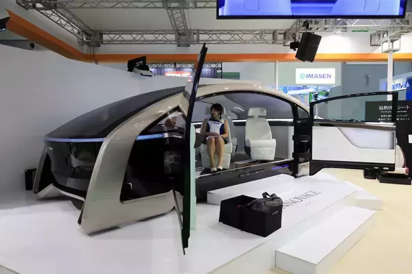 「クルマに興味ゼロでも欲しくなる！　東京モーターショーで見つけた女性必見のモデル＆技術4選」の画像