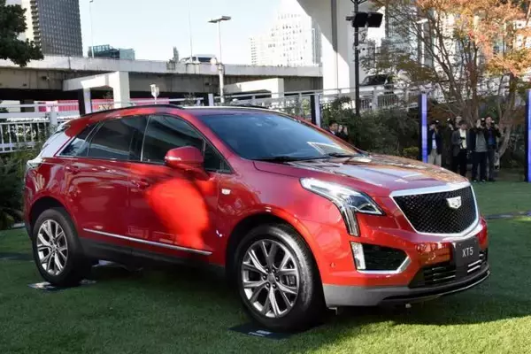 「エレガント」と「スポーティ」　キャデラックXT5にタイプの異なる2グレードを新導入