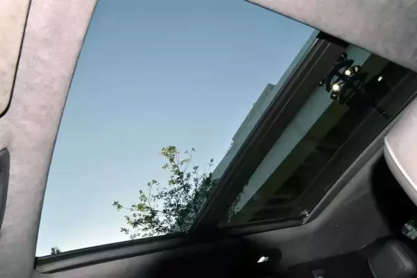 「「エレガント」と「スポーティ」　キャデラックXT5にタイプの異なる2グレードを新導入」の画像