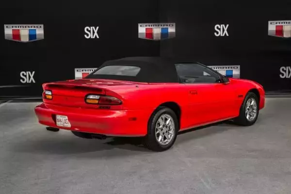 「乗れば人生感が変わる可能性大！　激安だから一か八かの冒険もありな中古車４選」の画像