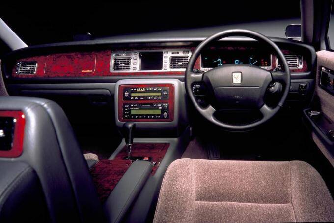 乗れば人生感が変わる可能性大！　激安だから一か八かの冒険もありな中古車４選