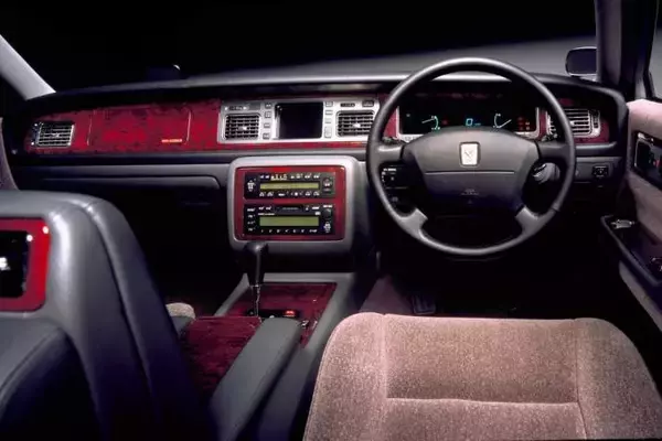 「乗れば人生感が変わる可能性大！　激安だから一か八かの冒険もありな中古車４選」の画像