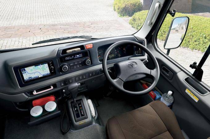 乗れば人生感が変わる可能性大！　激安だから一か八かの冒険もありな中古車４選