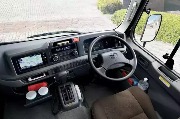 「乗れば人生感が変わる可能性大！　激安だから一か八かの冒険もありな中古車４選」の画像