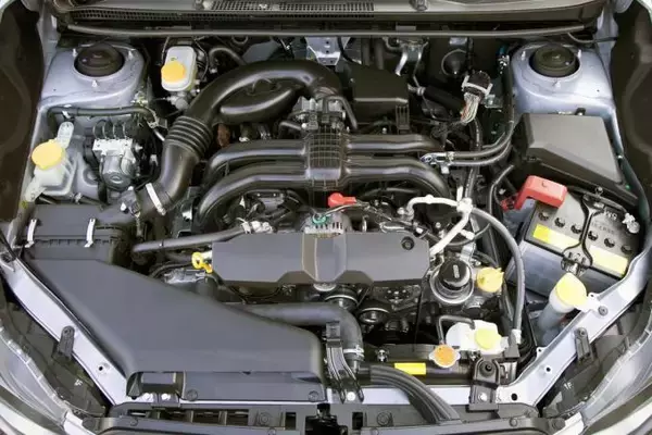 他社が採用しないのはメリットがないから？　それともマネできない？　唯一無二の個性派エンジンとその搭載車３選