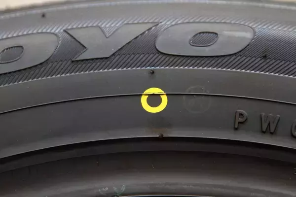 乗り心地や燃費にも影響！　クルマのホイールバランスってなに？