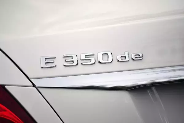 「【試乗】メルセデス・ベンツE350deは日本待望のパワーユニット搭載！　速くて静かで言うことなしのデキ」の画像