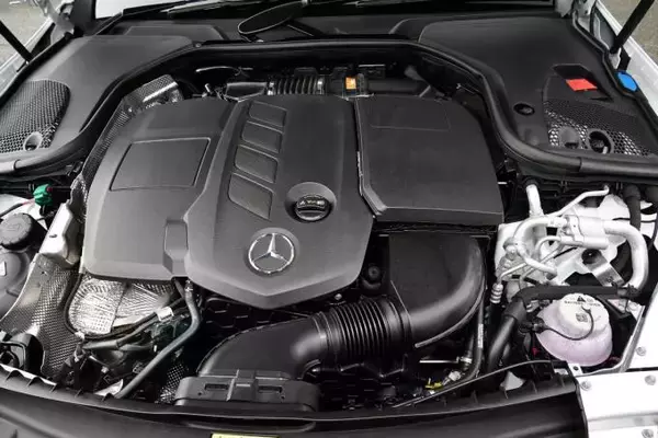「【試乗】メルセデス・ベンツE350deは日本待望のパワーユニット搭載！　速くて静かで言うことなしのデキ」の画像