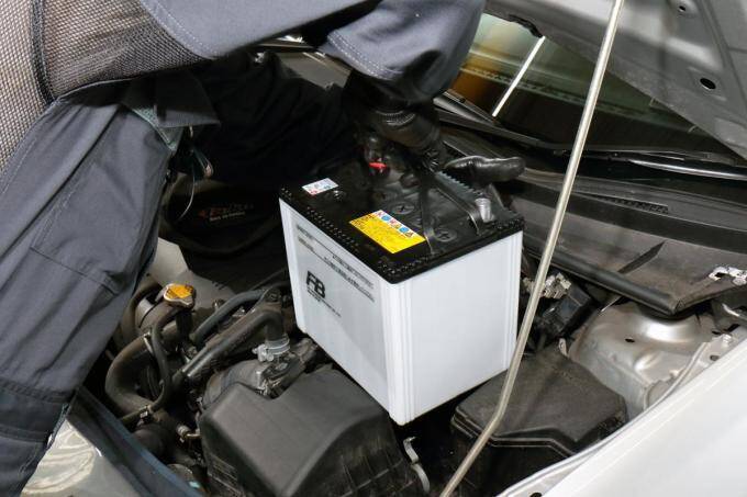 【オイルにタイヤにブレーキパッド！】山のように出るクルマの消耗品の行方とは