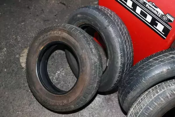 【オイルにタイヤにブレーキパッド！】山のように出るクルマの消耗品の行方とは