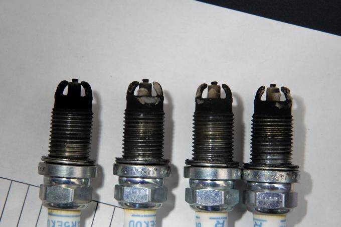 【オイルにタイヤにブレーキパッド！】山のように出るクルマの消耗品の行方とは