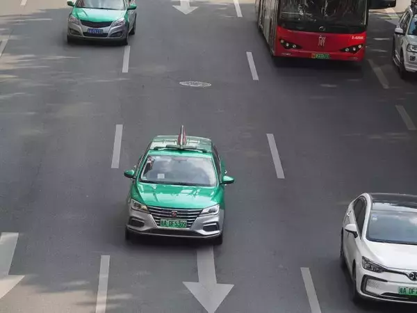 「【タクシーで5割！　バスでは9割!!】バッテリーEVが圧倒的に優勢な中国で感じた日本の立ち後れ感」の画像