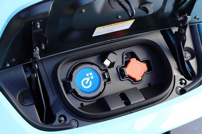 【いまだに超先進なのになぜ？】ほとんど売れない「トヨタMIRAI」の2代目を出したことに意味はあるのか