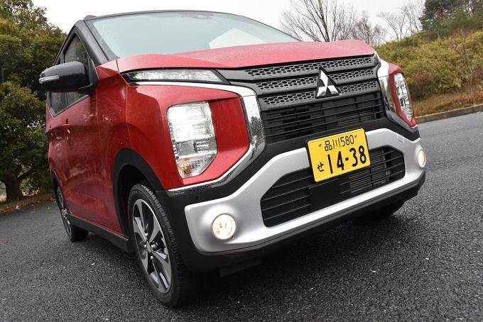 【試乗】個性的なルックスで若者男子に大人気！　乗ればクルマ好き化不可避の三菱eKクロスの魅力とは