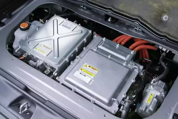 「EVだって楽しいクルマは作れるというが……それでもエンジン車に敵わないポイント４つ」の画像