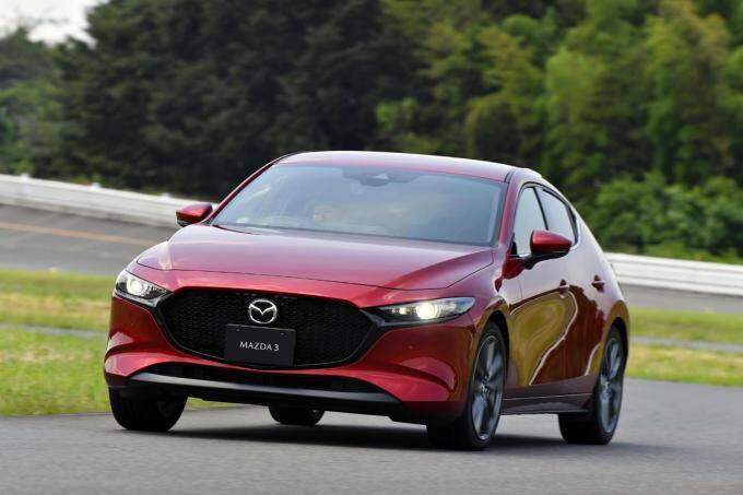 マツダは値引きをしないは単なる都市伝説！　それでも販売台数で苦戦する背景にある「黒白」ディーラーの問題とは