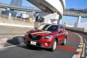 マツダは値引きをしないは単なる都市伝説！　それでも販売台数で苦戦する背景にある「黒白」ディーラーの問題とは