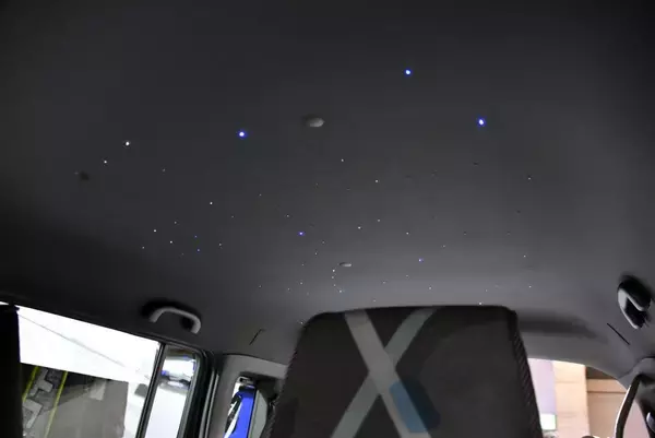 「遊べる新型ハスラーを「もっと遊べるクルマ」にするカスタムとは？　スズキが3台のコンセプトモデルを展示【東京オートサロン2020】」の画像