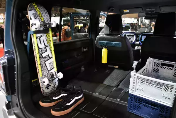 「遊べる新型ハスラーを「もっと遊べるクルマ」にするカスタムとは？　スズキが3台のコンセプトモデルを展示【東京オートサロン2020】」の画像