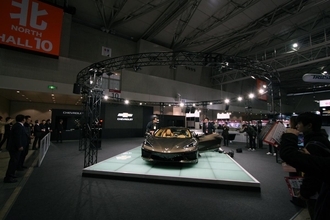 MR化した新型コルベットが日本初見参！　人だかりができる人気っぷりのシボレーブース【東京オートサロン2020】