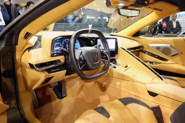 「MR化した新型コルベットが日本初見参！　人だかりができる人気っぷりのシボレーブース【東京オートサロン2020】」の画像