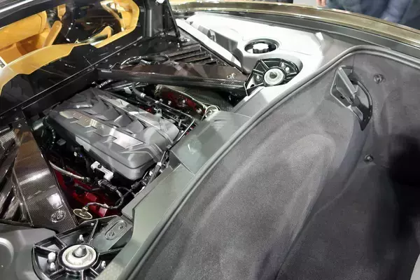 「MR化した新型コルベットが日本初見参！　人だかりができる人気っぷりのシボレーブース【東京オートサロン2020】」の画像