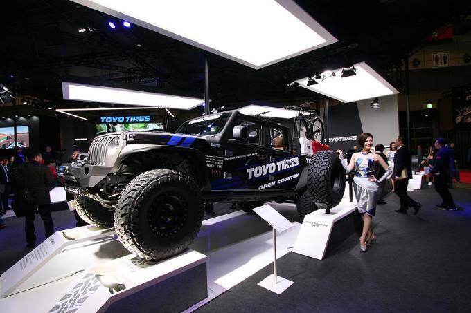 モータースポーツ界を席巻するトーヨータイヤ！　哀川 翔をはじめ豪華ドライバー陣が勢揃い【東京オートサロン2020】