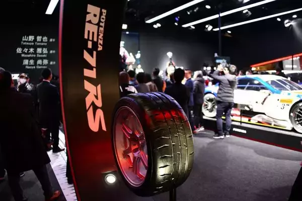 「ブリヂストンはストリートラジアル最速を追求したポテンザの新作「RE-71RS」を初披露！【東京オートサロン2020】」の画像