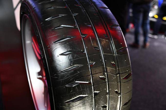 ブリヂストンはストリートラジアル最速を追求したポテンザの新作「RE-71RS」を初披露！【東京オートサロン2020】