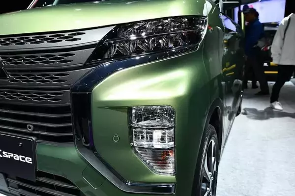 「三菱のSUVテイストを惜しみなく投入！　新型eKクロススペースに込めたデザイナーのこだわりとは【東京オートサロン2020】」の画像