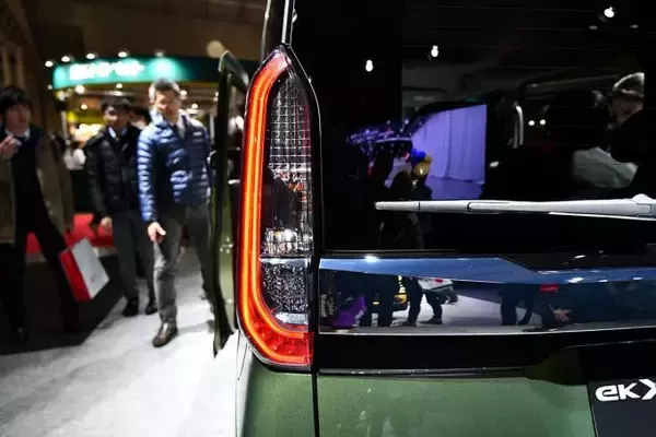 「三菱のSUVテイストを惜しみなく投入！　新型eKクロススペースに込めたデザイナーのこだわりとは【東京オートサロン2020】」の画像