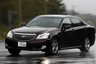 【新車は絶滅確実！　中古も減る一方!!】いま乗っておくべき珠玉の４リッター超排気量国産車４選