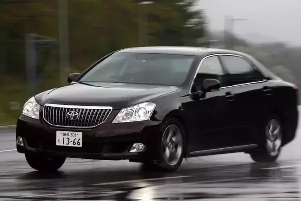 【新車は絶滅確実！　中古も減る一方!!】いま乗っておくべき珠玉の４リッター超排気量国産車４選