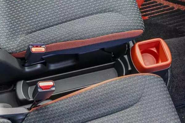 「キープコンセプトに見えてこだわり満載！　新型スズキ・ハスラーのデザイナーにインタビュー」の画像