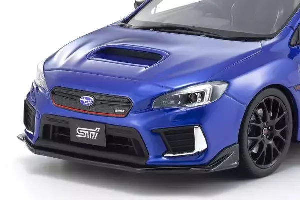「今度はWRブルーだ！　人気の京商samuraiシリーズ「S208」の新色が400台限定で登場」の画像