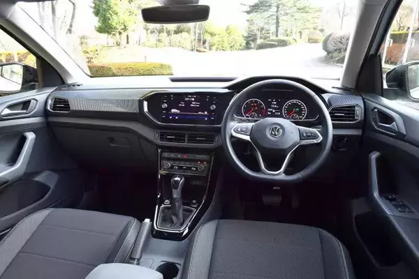 「【試乗】一番小さいSUVでも実力高し！　VW T-Crossが見せた軽快な走り」の画像