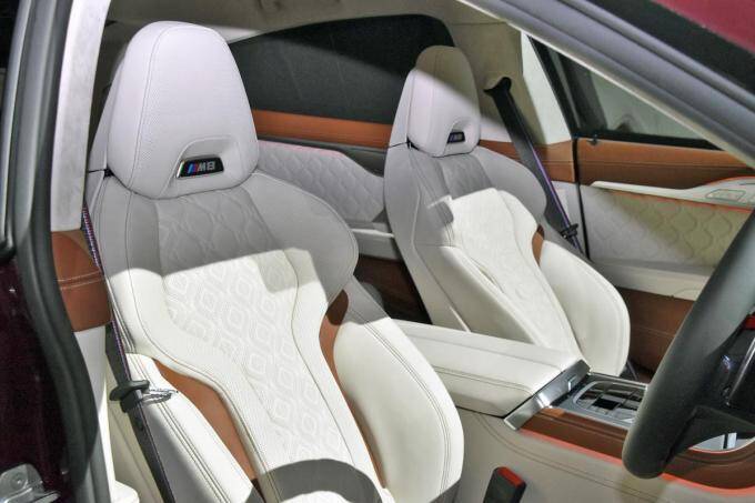 2020年もMで攻める！　BMWがレーシングテクノロジー直結の究極スポーツカー「M8グランクーペ」を発売