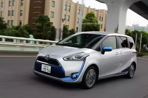 「【値引き縮小の可能性も！】トヨタの全店全車種取り扱い開始で何が起こるのか徹底解説」の画像