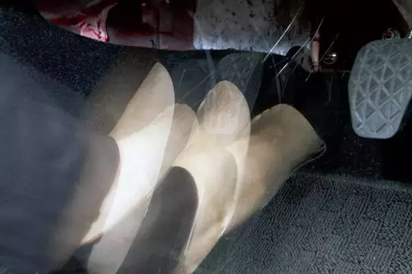 「【クルマが壊れそうだけど大丈夫？】マニュアル変速時に起こる「ガリガリ」音！　その時何が起こっているのか」の画像